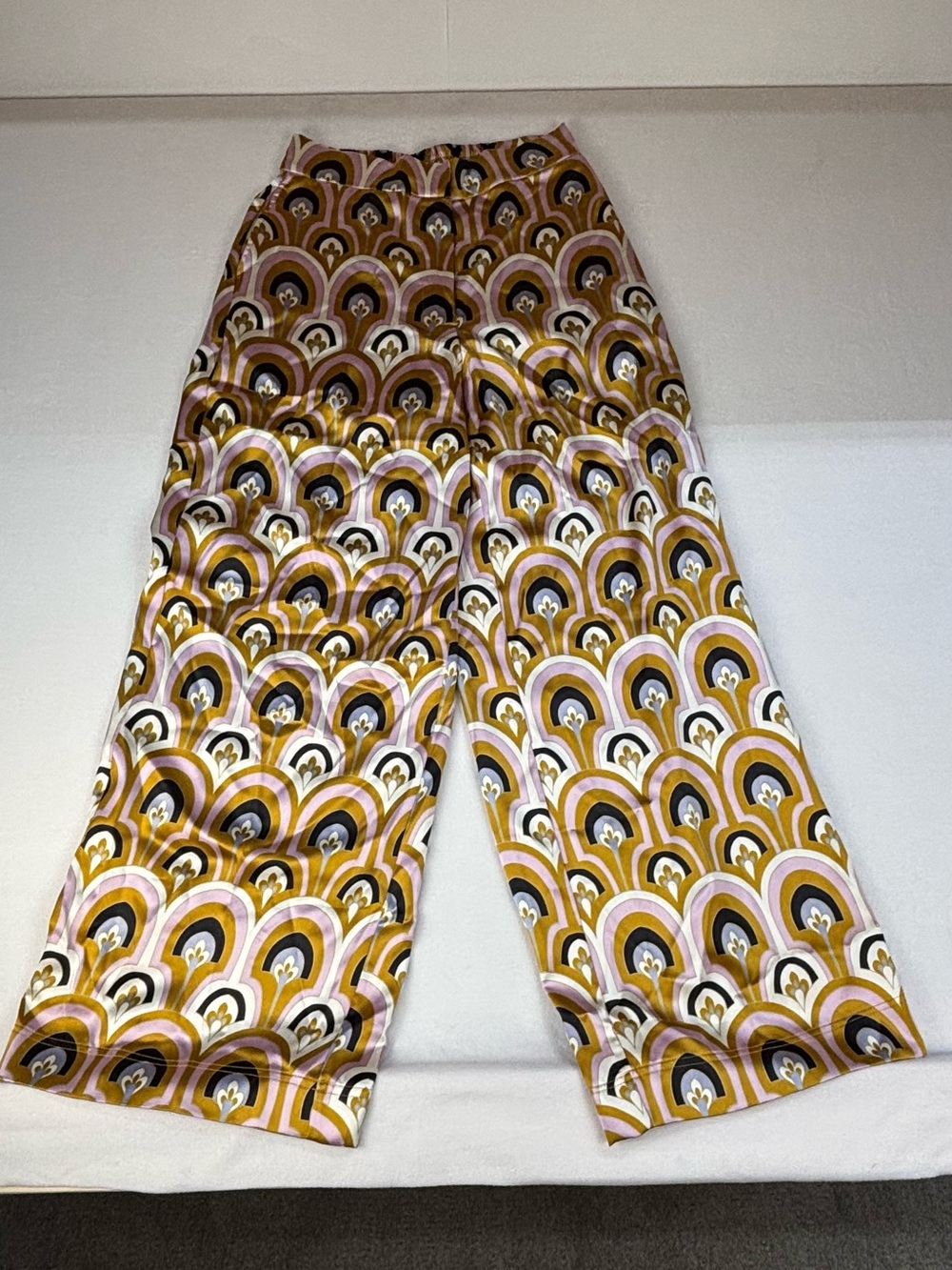 House of Harlow 1960 retro wide legged scalloped pattern size medium